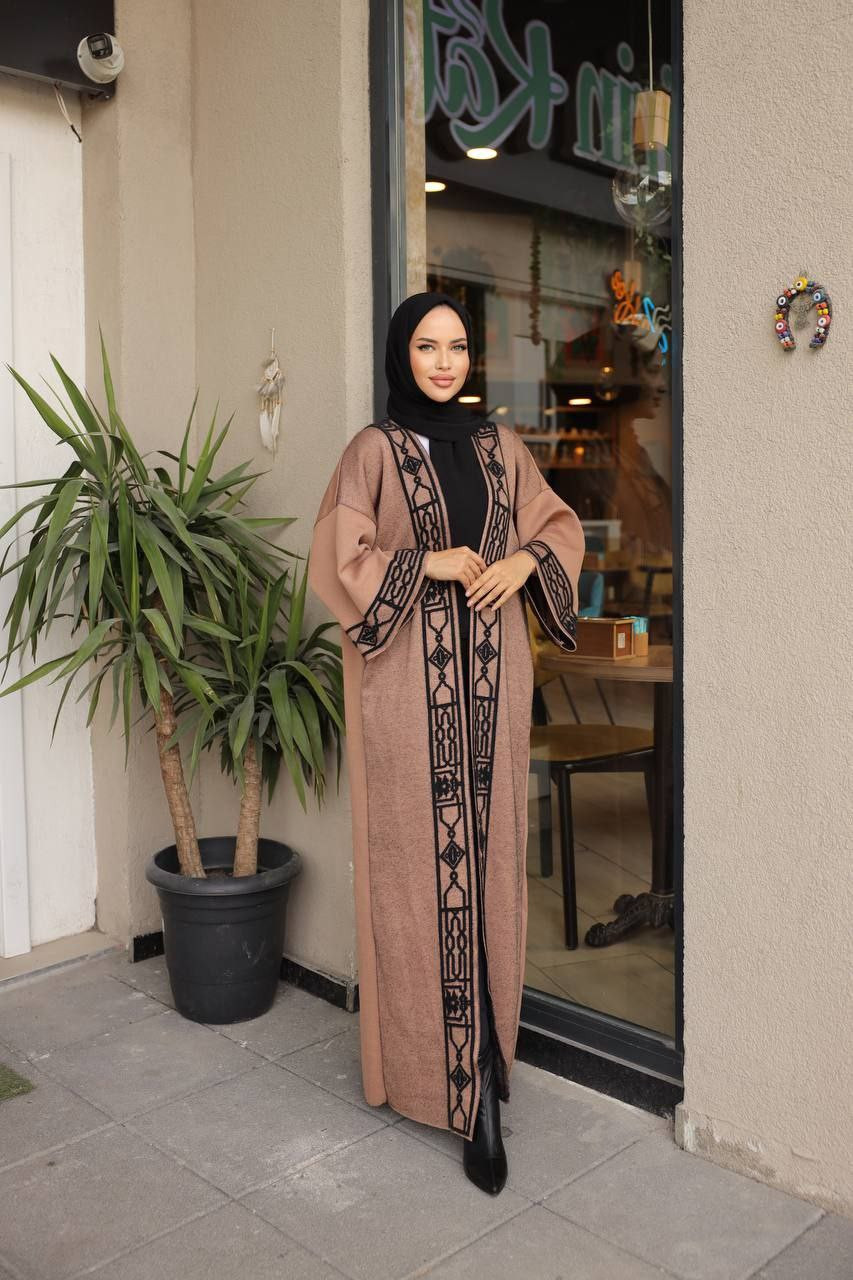 black pattern triko abaya - Hover