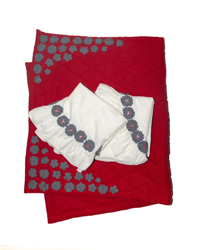 Red Prayers mat with a prayer set