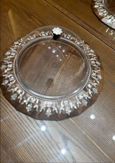 A walnut and seashell wooden Plate