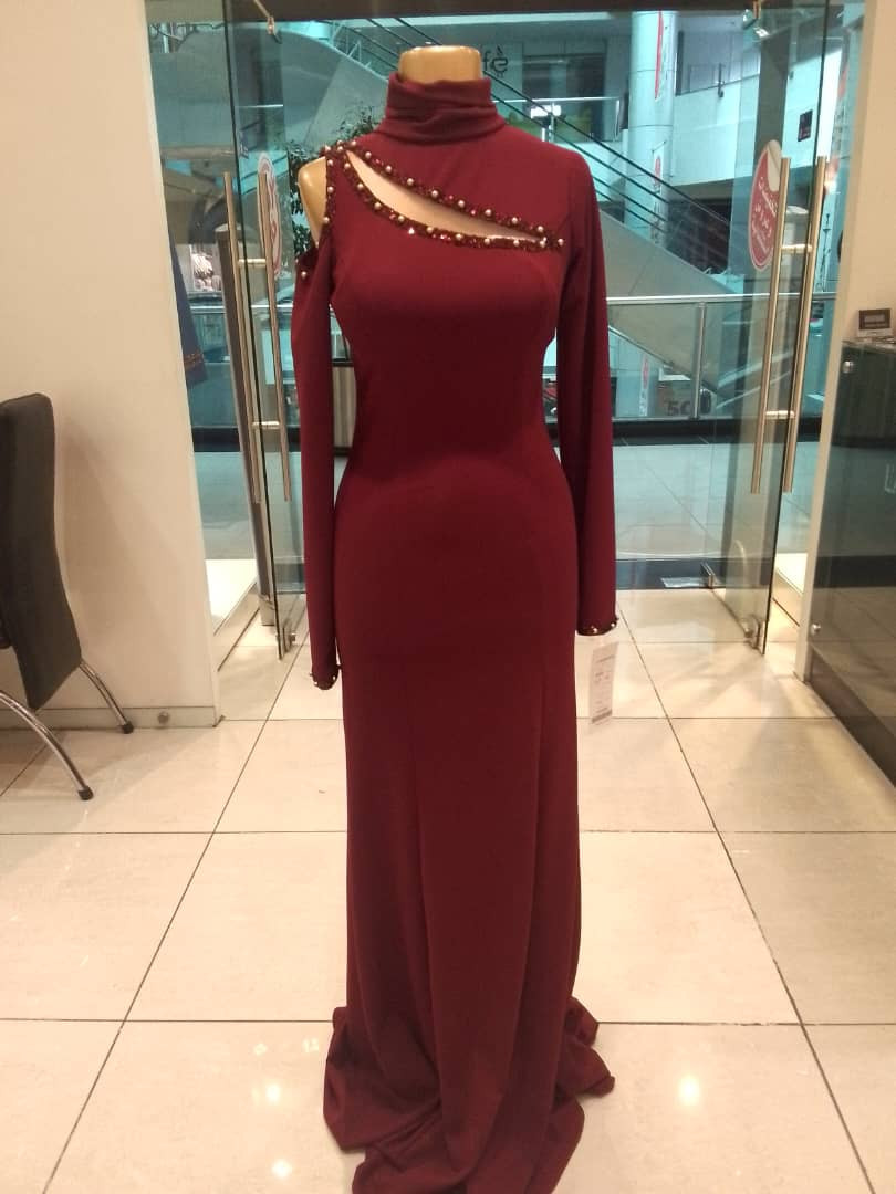 Hot couture Long dress with beads on top
