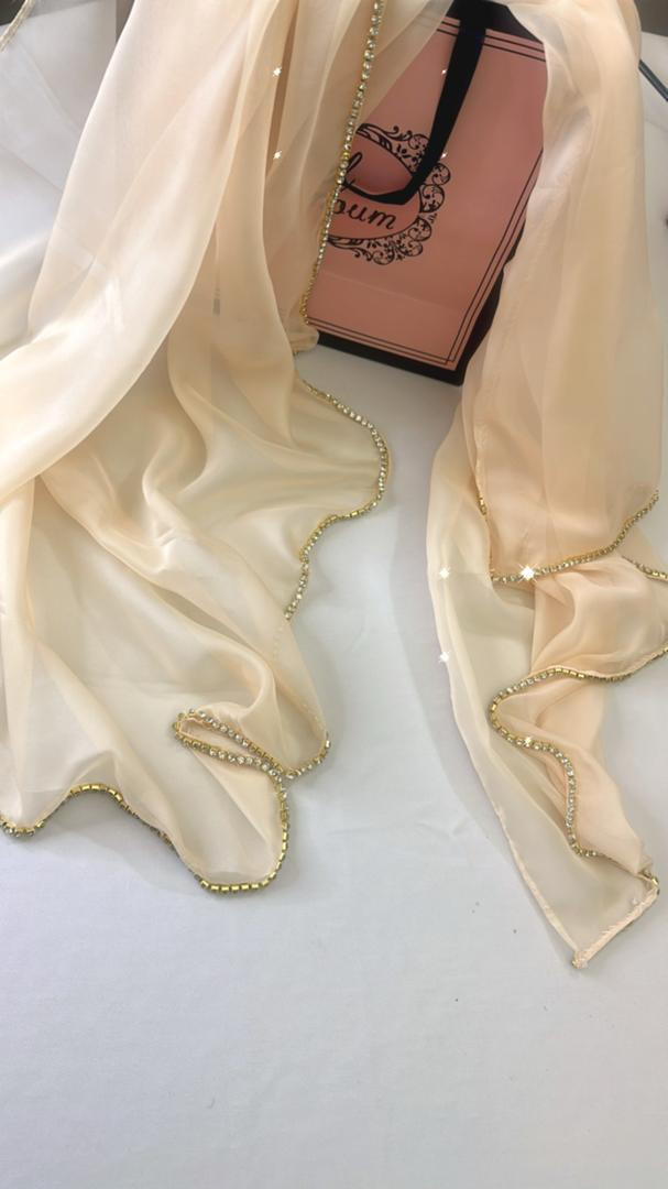 Golden color hijab - Hover