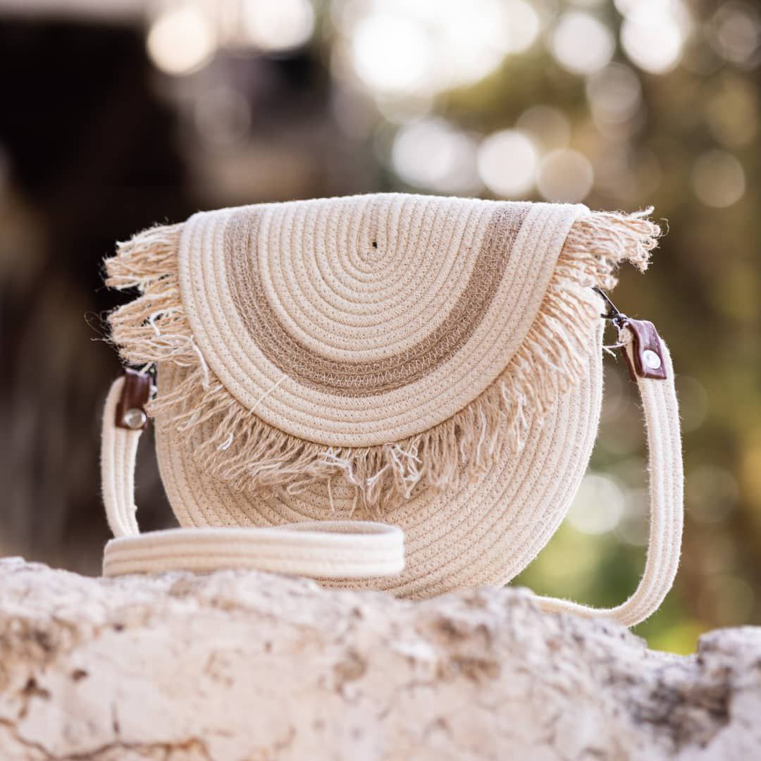 casual round shaped handbag