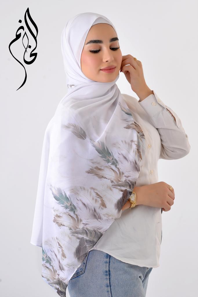 Feather design hijab white
