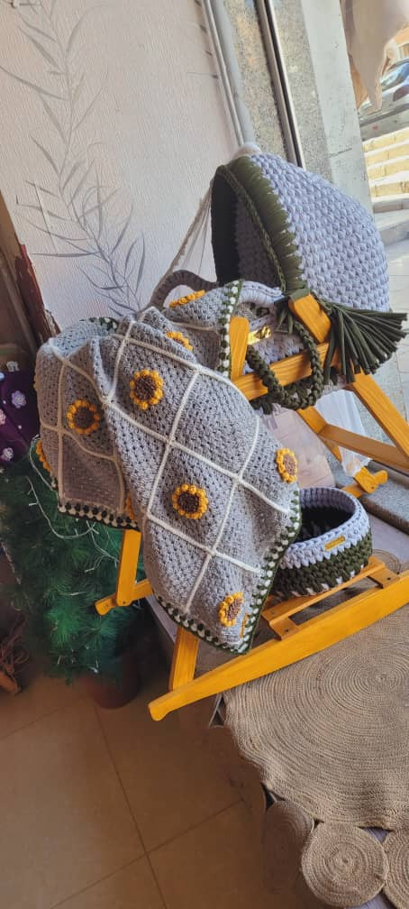 Baby Bed with wooden holder  comfy mattress / wool blanket/mosquito net