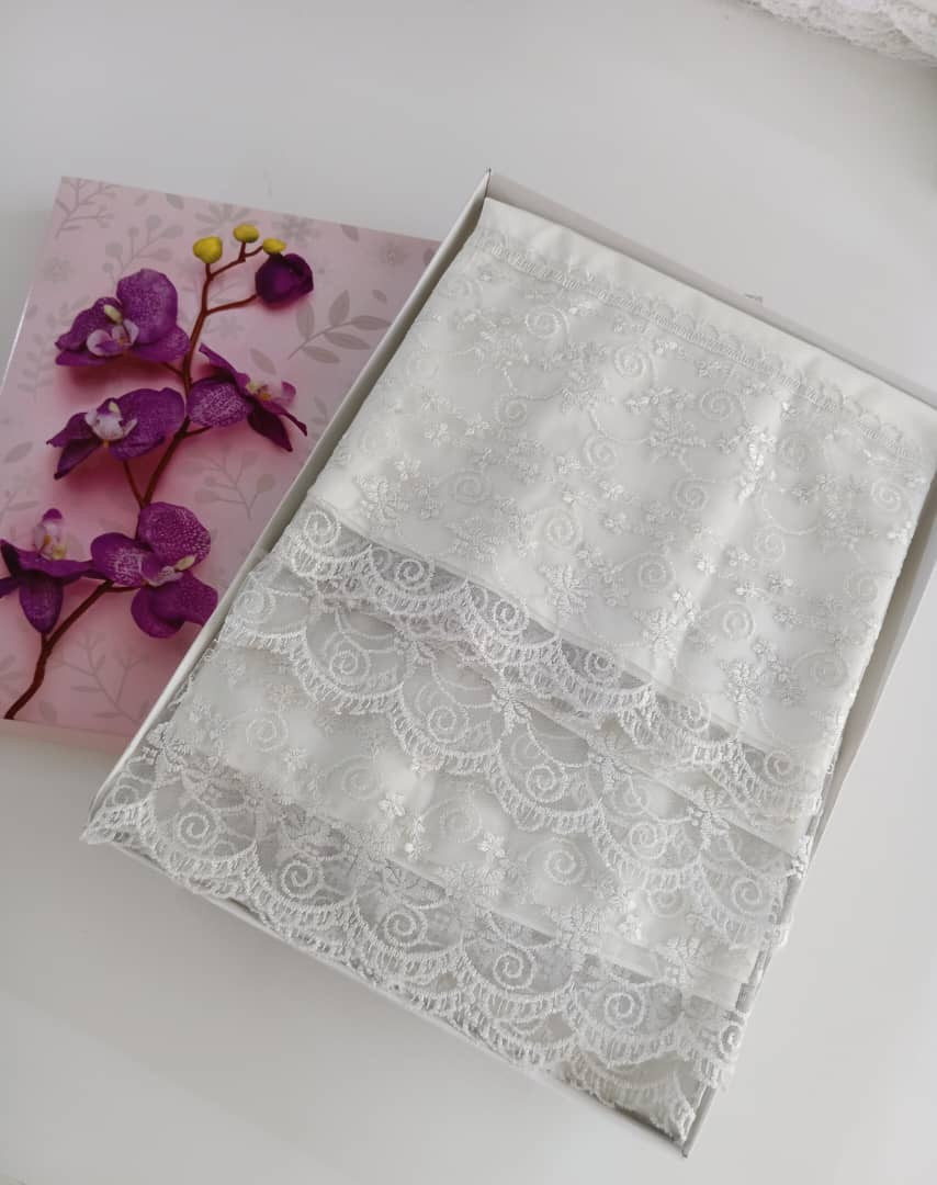 white lace prayer set