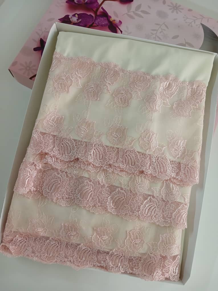 prayer set embroidered with pink flowers &lace