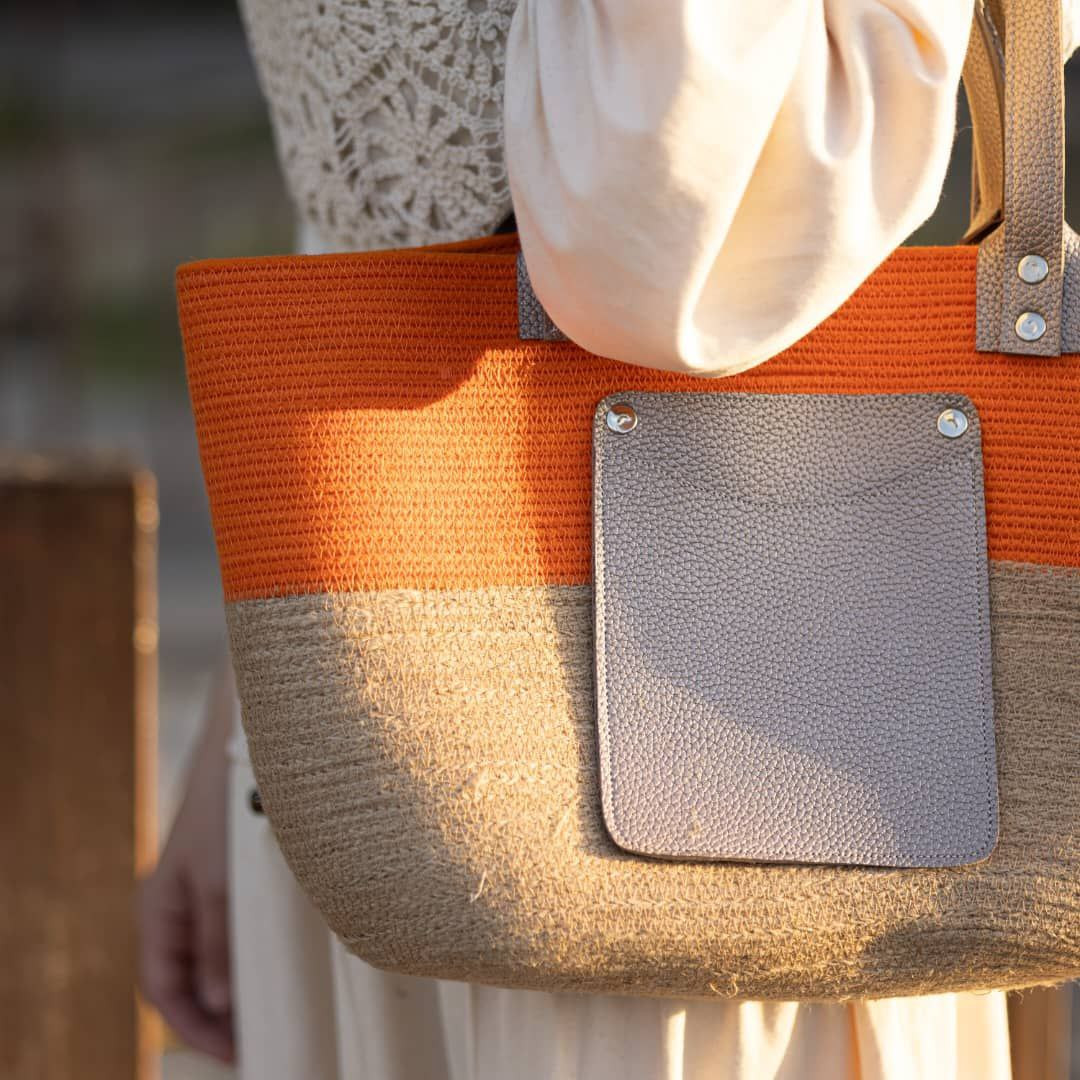 Half orange handbag - Hover