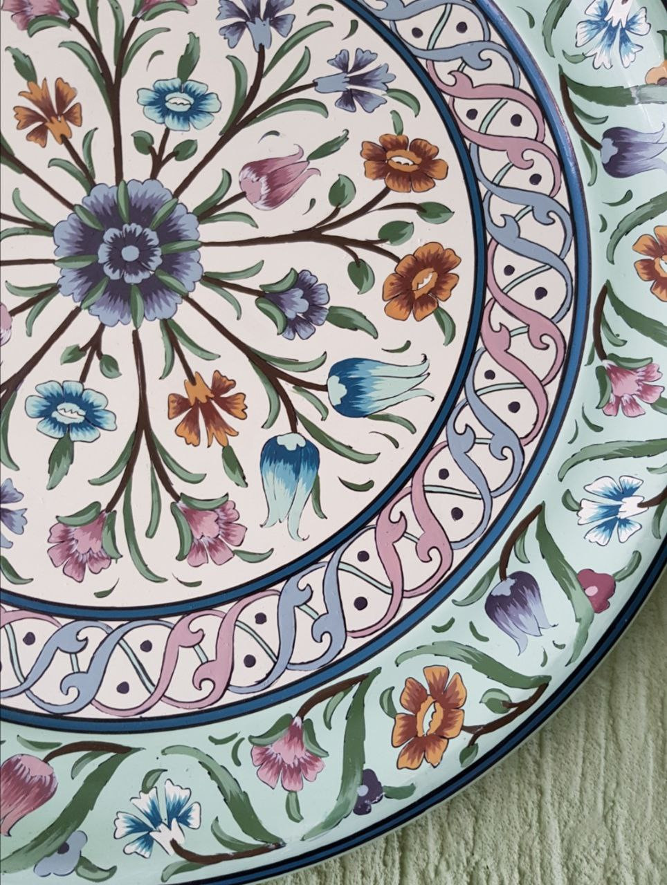 Hand painted plate - Hover