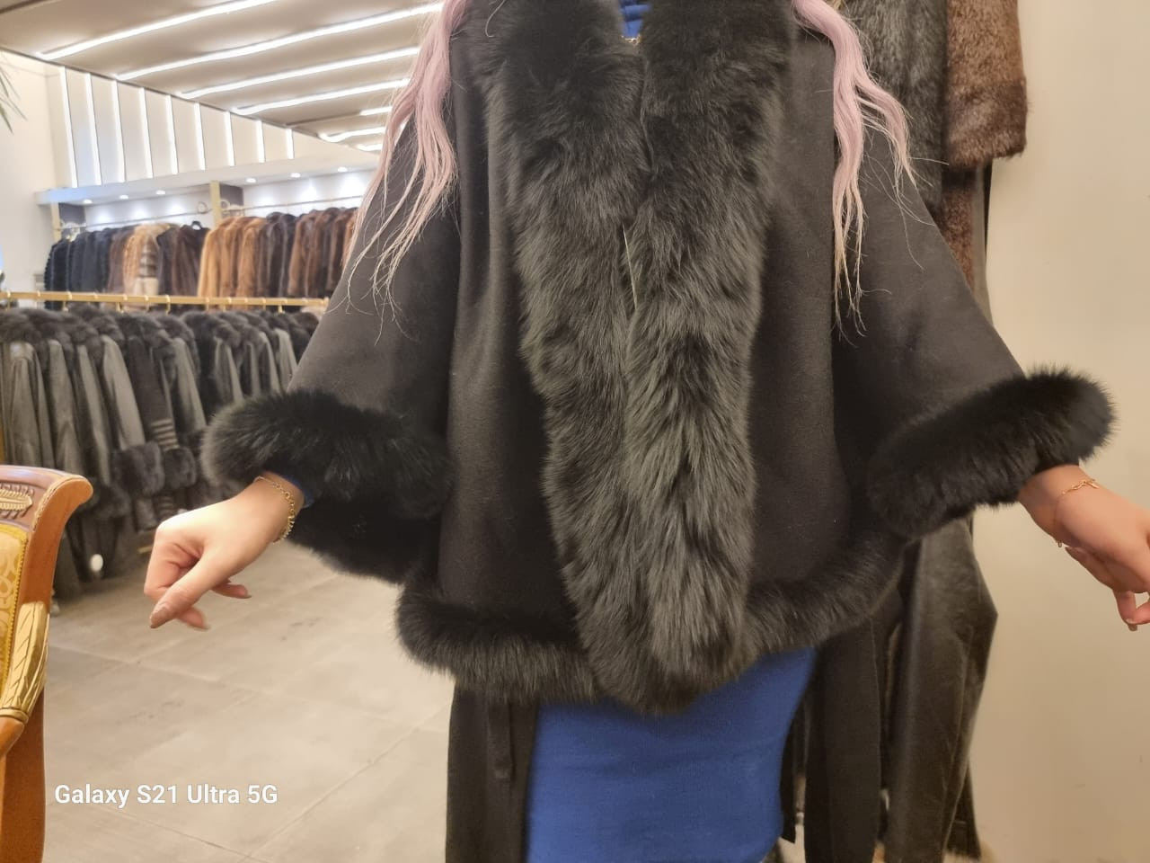 Natural Kashmir Wool Shawl with natural Fox Fur