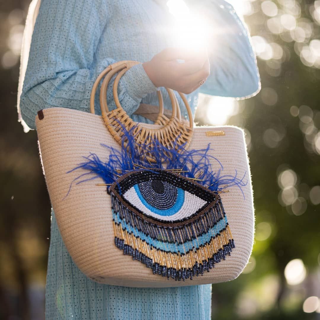 Blue eyed bag - Hover